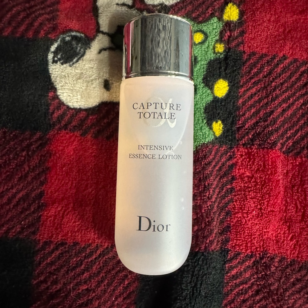 Dior Capture Totale Essence Lotion with Silver Cap